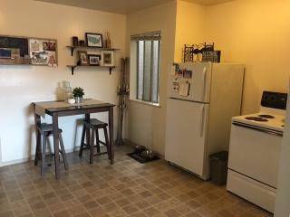 617 Queen Anne Ave, Seattle WA  98109-4062 exterior