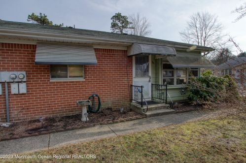 9 Monticello Dr, Lakehurst NJ 08759-1663 exterior