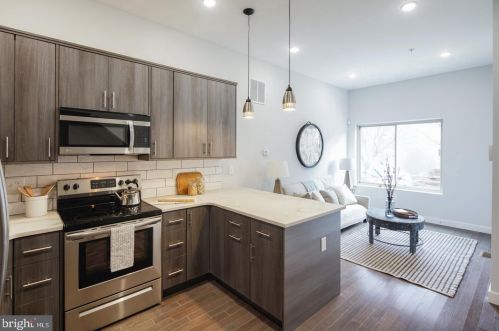 2120 Franklin St, Philadelphia PA 19133-2107 exterior