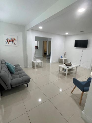 1510 Kirby St, Tampa FL 33614-3355 exterior