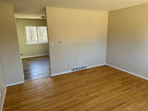 4457 47th St, Milwaukee, WI 53220-3614