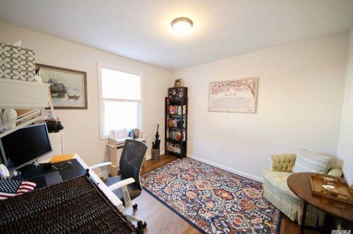 19 Livingston St, Huntington Station NY 11746-4026 exterior