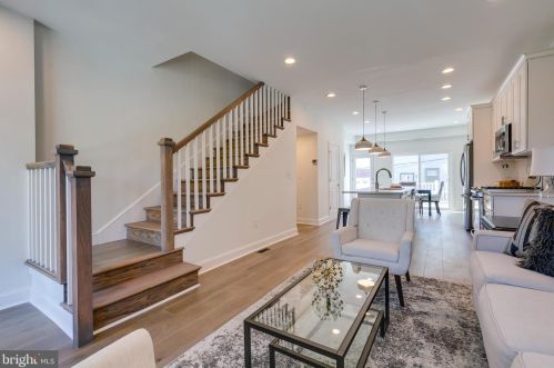 211 Douglas St, Washington DC  20002-1031 exterior