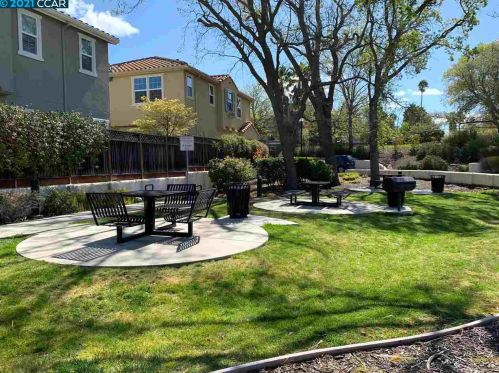 1180 Trailside Cir, Concord CA 94518-2185 exterior