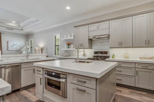 2867 Coco Lk Dr, Naples FL 34105-4514 exterior