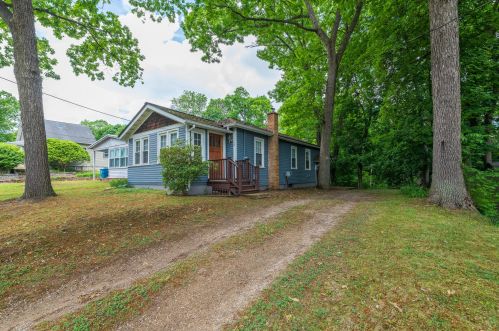 106 Ridgewood St, Kalamazoo, MI 49001-4244