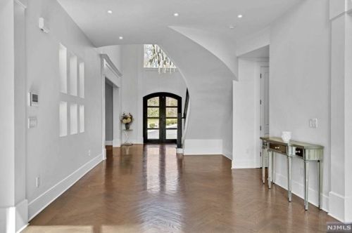 19 Duck Pond Rd, Demarest NJ  07627-2305 exterior