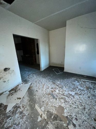 1206 Lakewood Ave, Pittsburgh PA 15220-5746 exterior