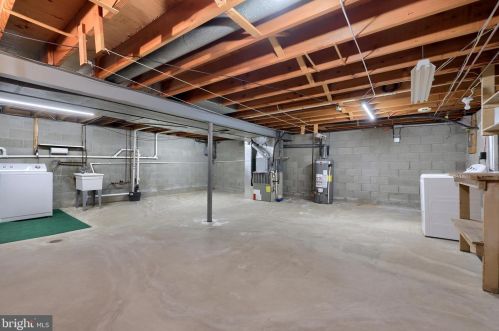 34 Corry Ave, Lancaster PA 17601-3933 exterior