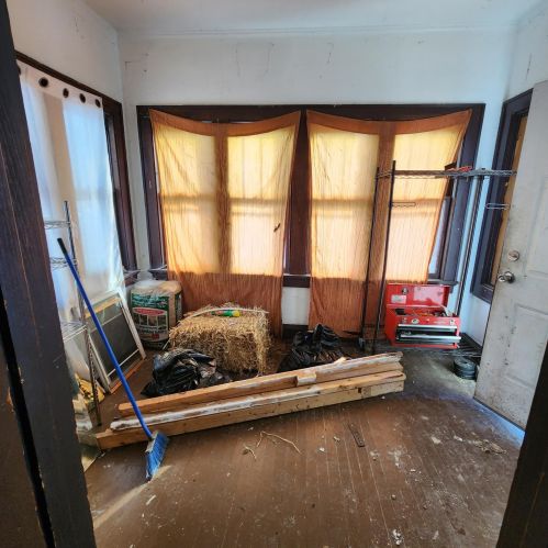 130 Center St, Milwaukee WI  53212-0028 exterior