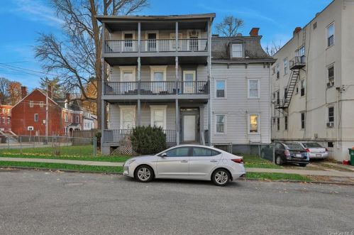 60 Noxon St, Poughkeepsie NY 12601-4130 exterior