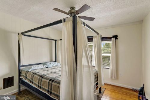 13 Greenwood Ave, Camden NJ 08107-1245 exterior