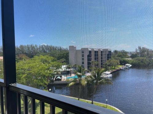 7 Royal Palm Way, Boca Raton FL  33432-7851 exterior