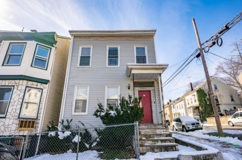 21 Belle Ave, Paterson NJ  07522-1834 exterior