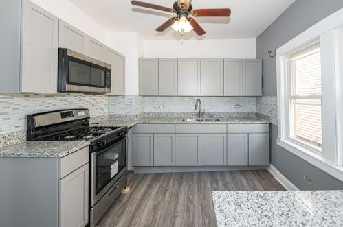 811 9 Ave, Broadview IL 60153-1918 exterior