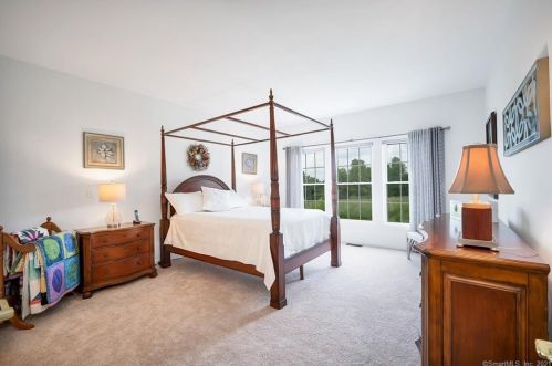 185 Country Club Dr, Seymour CT 06478-1197 exterior