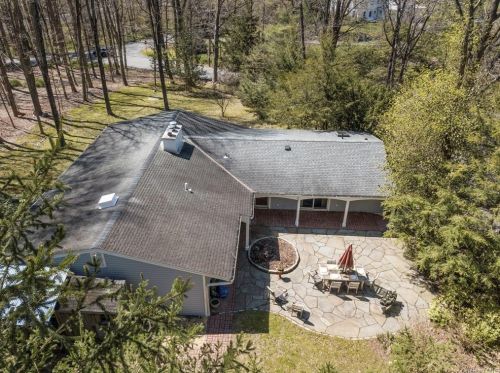 2 Whippoorwill Xing, Armonk NY 10504-1032 exterior