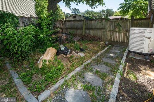 8024 Bosley Ct, Glen Burnie MD 21061-4925 exterior