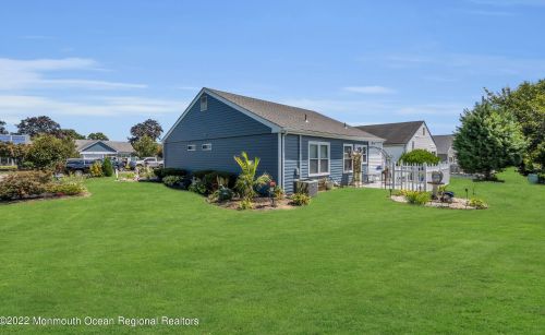 43 Gladstone Ave, Lakehurst NJ 08759-6625 exterior