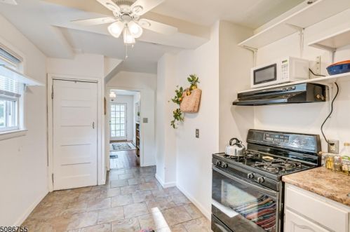 55 Laramie Rd, Plainfield NJ 07060-2951 exterior