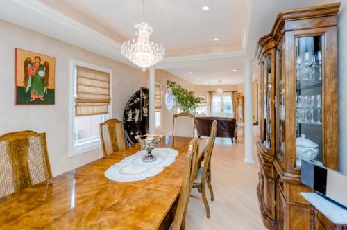 6923 Kenton Ave, Chicago IL 60712-2429 exterior