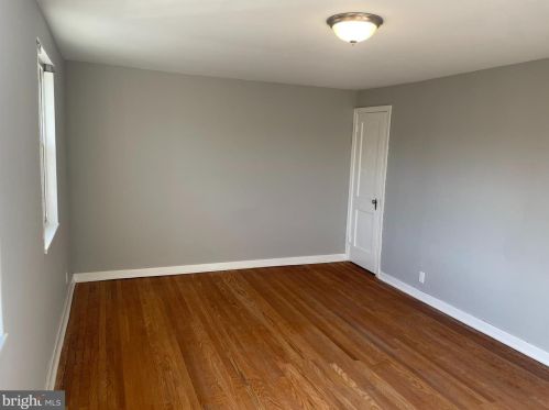 7512 Gilbert St, Philadelphia PA  19150-2604 exterior