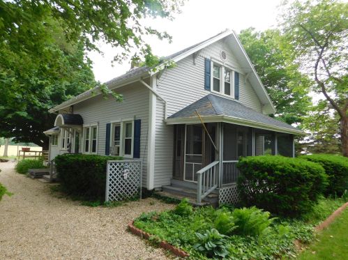 20525 Mason St, Cassopolis, MI 49031-9520