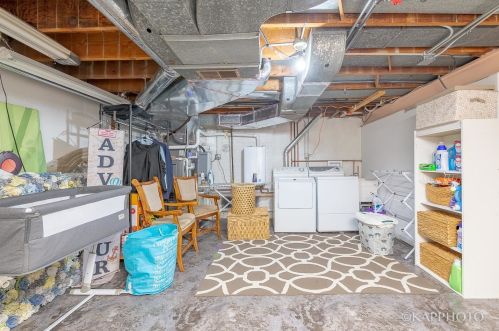 6067 Caldwell Ave, Chicago IL  60646-4835 exterior