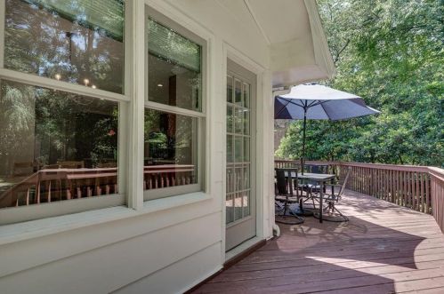 1998 Gainsborough Dr, Atlanta GA 30341-1017 exterior