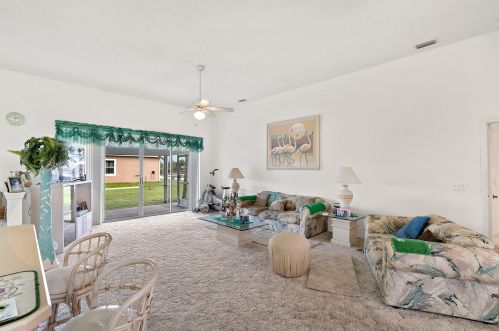 601 Saragossa Ave, Fort Pierce, FL 34953-3765