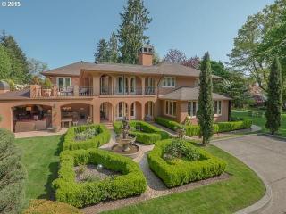 11745 Riverwood Rd, Portland OR  97219-8463 exterior