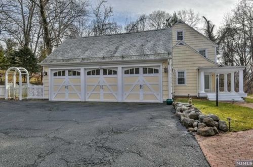 320 Saddle River Rd, Upper Saddle River, NJ 07458-2121
