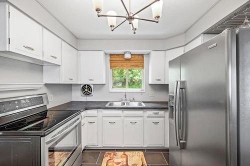 50 Kenneth Dr, Pittsburgh PA 15223-1204 exterior