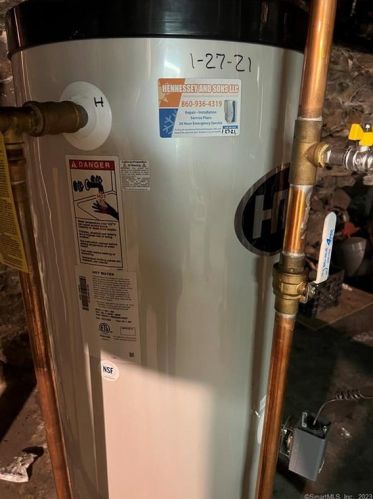 294 Broad St, Killingly CT 06239-3604 exterior