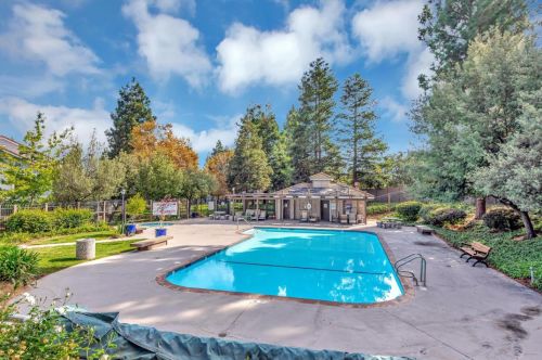 2878 Buena Crest Ct, San Jose CA 95121-2959 exterior