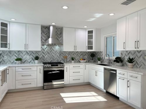 1401 Garland Ave, Tustin CA  92780-3821 exterior