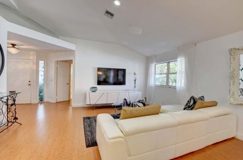 2176 53rd St, Boca Raton FL 33496-3453 exterior