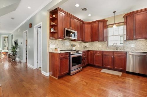 3232 Belle Plaine Ave, Chicago IL 60618-2338 exterior