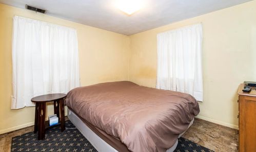 1615 Hamelink Dr, Kalamazoo MI 49002-1657 exterior