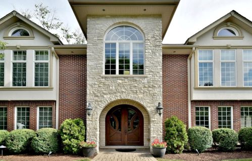 593 Comstock Ave, Elmhurst, IL 60126-1806