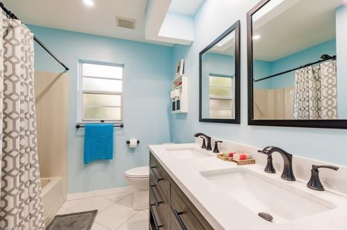 191 Old Tamiami Trl, Naples FL exterior