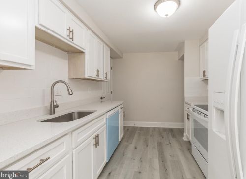 548 Gln Ct, Glen Burnie MD 21061-4733 exterior