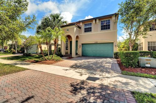 11753 Bennington Cir, Fort Pierce FL  34987-2717 exterior