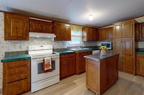 21 Roy Webb Rd, Huntsville TX 77320-1670 exterior