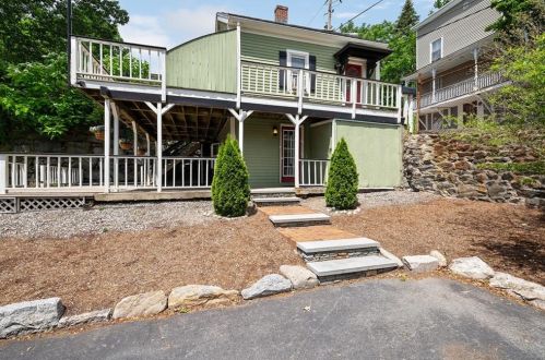 96 Cato St, Woonsocket, RI 02895-3051