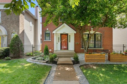 4224 Westminster Pl, Saint Louis, MO 63108-3014