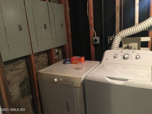 24 Comly Ave, Greenwich CT 06831-4934 exterior