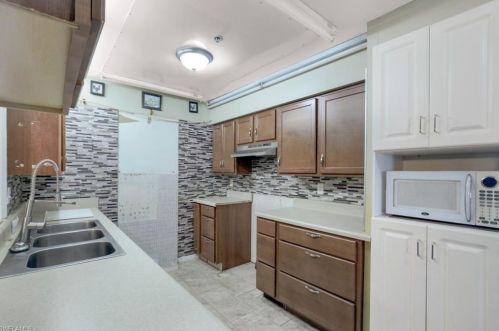 517 100 Ave, Naples FL 34108-2235 exterior