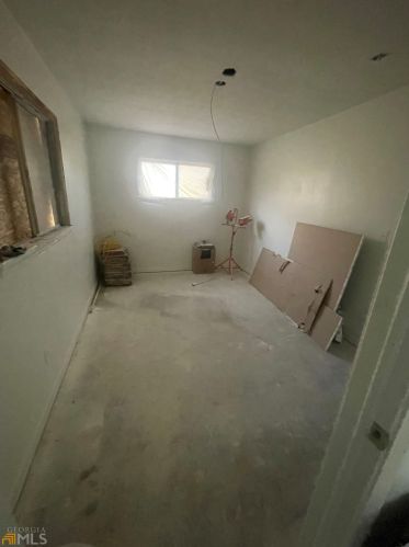 1401 Mcclelland Ave, Atlanta GA  30344-1610 exterior