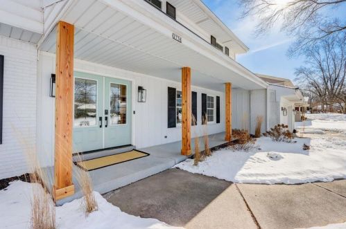 2738 117th Pl, Milwaukee WI  53222-4102 exterior